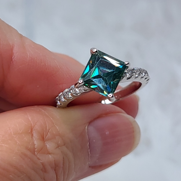 Moissanite 3.65 carat Asscher cut Peacock Solitare Ring - Picture 1 of 11
